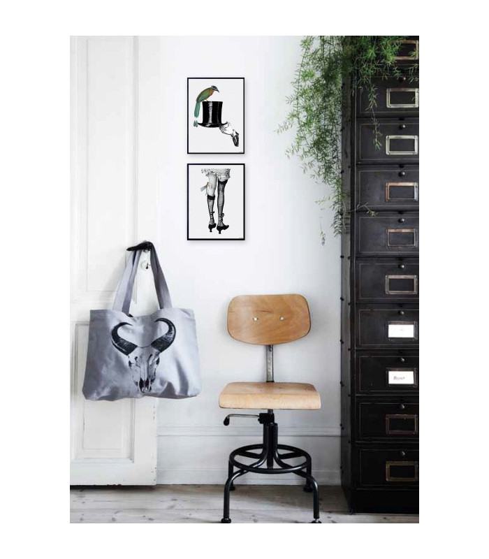 Poster Cornice Nera 20x25 - Hat With Bird  Vanilla Fly