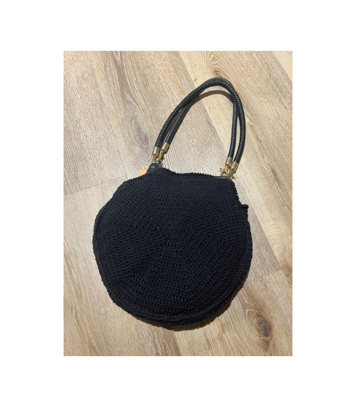 Borsa morbida Crochet fatto a mano, con manici intrecciati in ecopelle e dettagli in oro Dimensioni:  29 X 28 CM ( con manici H